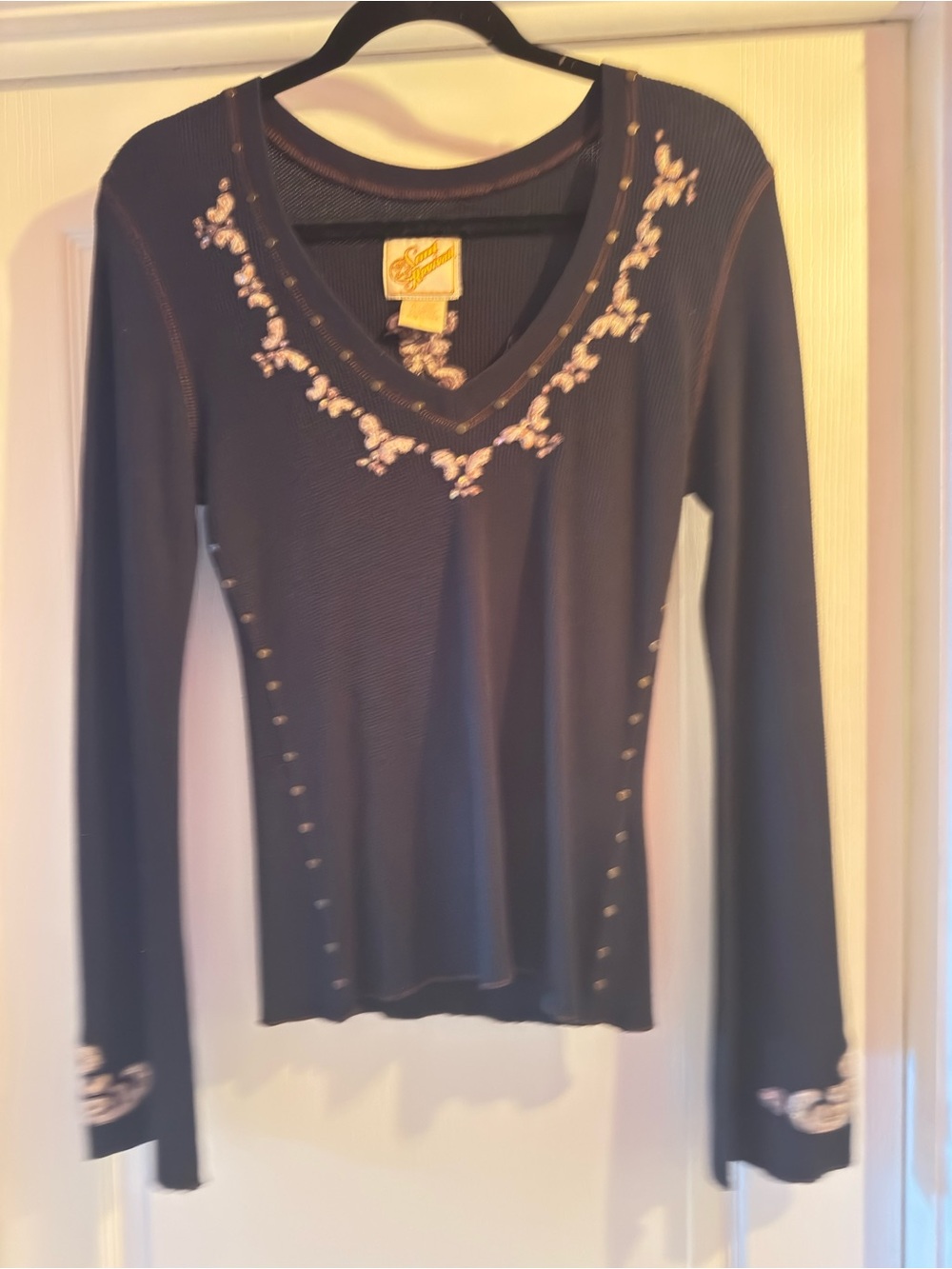 Soul Revival Brown Cross long‑Sleeve V‑Neck/Embroidered Floral trim LARGE